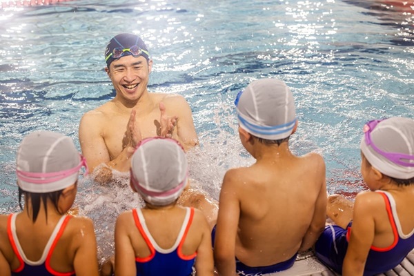 東急スイミングスクールのコーチ