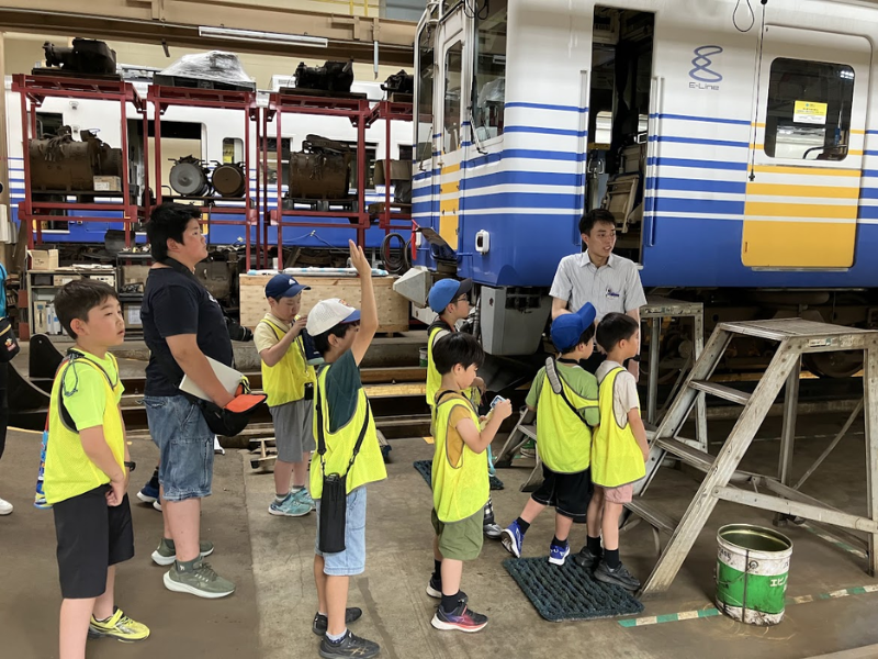 ■車両基地で整備の現場を見学！